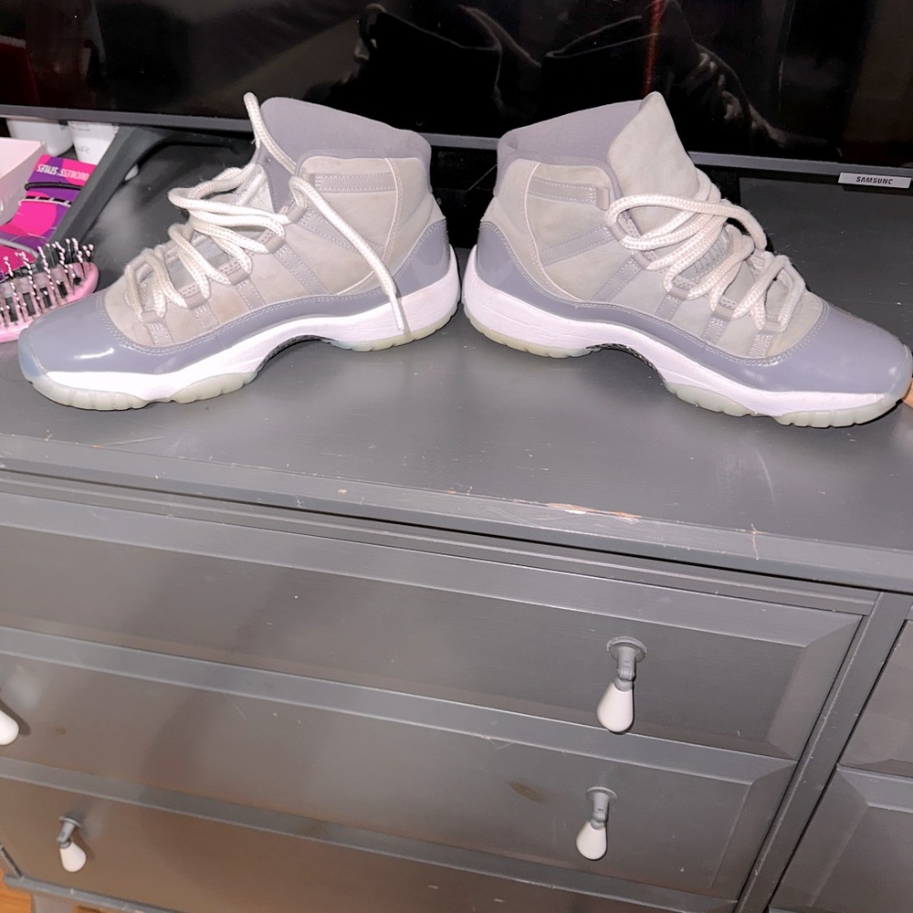 Cool gray jordans size 7 youth